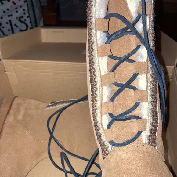 Tall lace up lamo boots in hickory with stitch detail and black laces - Picture 3 of 6